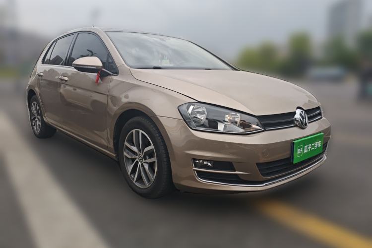 Used Volkswagen Golf 2016 230TSI Automatic Luxury Version Front Right 45 Deg