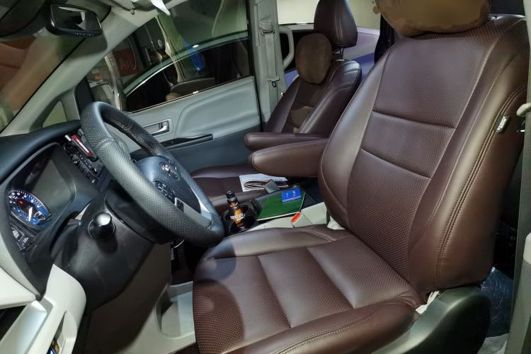 Used Toyota SIENNA 2019 3.5L Four-Wheel Drive LE Version 7 Seats – Canadian Edition
