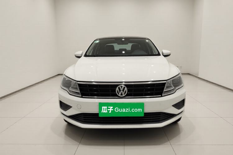 Used Volkswagen Jetta 2017 1.5L Manual Fashion Edition Exterior 1