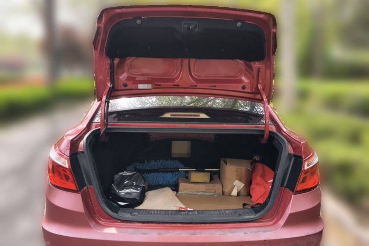 Used CHANGAN Eado 2015 1.6L Manual Luxury Model China IV Standard Trunk