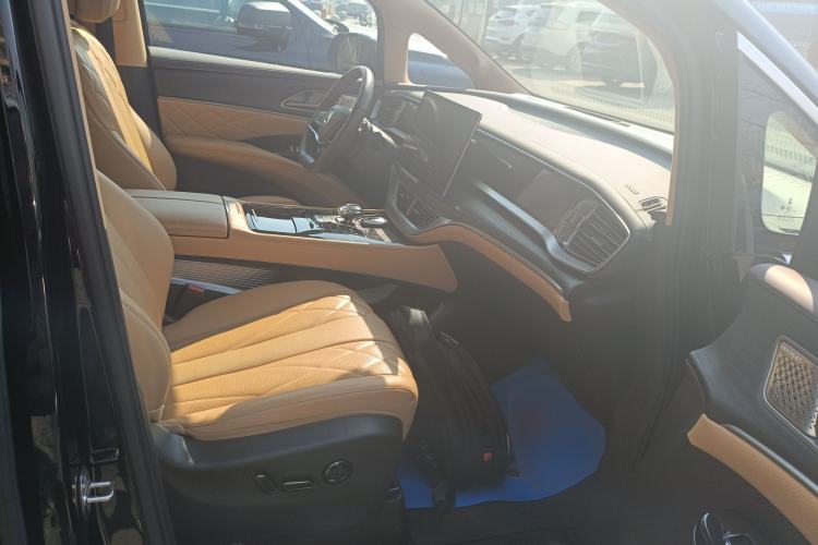 Used Denza D9 2025 DM-i Intelligent Drive 1020 Four-Wheel Drive Flagship Model