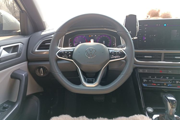 Used Volkswagen T-ROC 2025 Facelift Model 2 300TSI DSG Two-Wheel Drive Chenguang Edition Steering Wheel