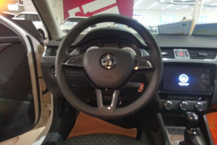 Used Skoda Octavia 2019 1.5L Automatic Smart Drive Luxury Edition China VI Standard