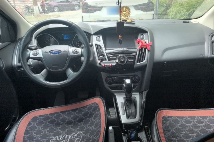 Used Ford Focus 2012 Hatchback 1.6L Automatic Fashion Edition

