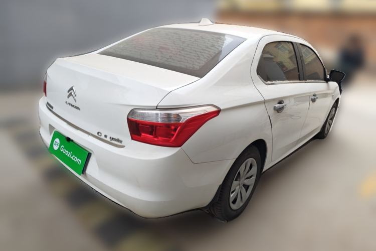 Used Citroen Elysee 2015 Zhishang Edition 1.6L Manual Fashion Model