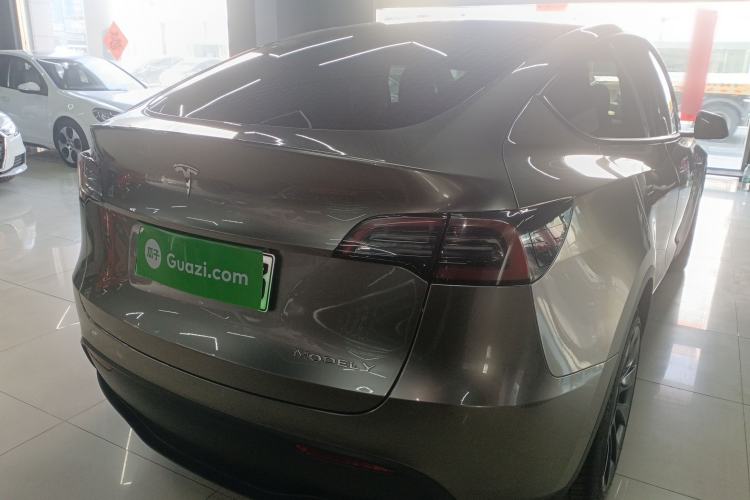 Used Tesla Model Y 2022 Long-Range All-Wheel-Drive Version