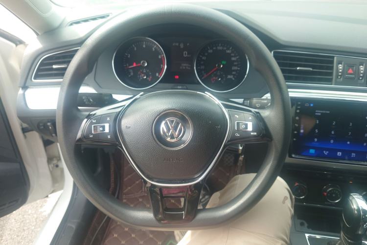 Used Volkswagen Lamando 2018 230TSI DSG Fashion Edition Steering Wheel