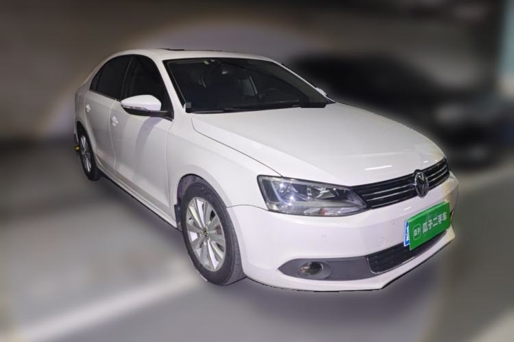 Used Volkswagen Sagitar 2014 Revised Version 1.4TSI Automatic Luxury Edition Front Right 45 Deg