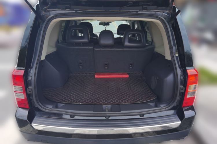 Used Jeep Patriot 2014 2.4L Luxury Navigation Edition Trunk