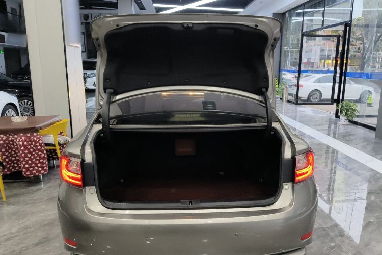 Used Lexus ES 2015 200 Elite Edition
