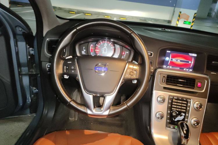 Used Volvo V60 2017 T5 Zhiya Edition China V Standard
