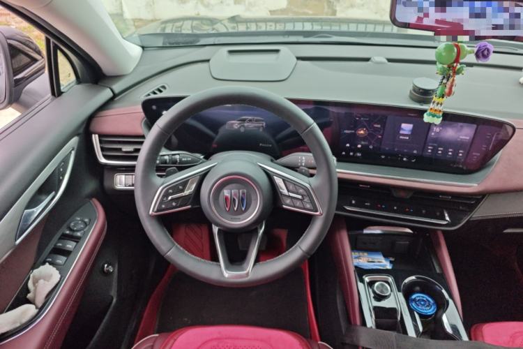 Used Buick Envision 2025 Encore Plus 28T Two-Wheel-Drive Platinum Edition
