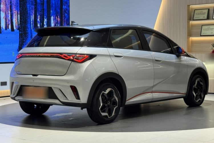 Used BYD Dolphin 2021 405 km Fashion Edition Exterior 7