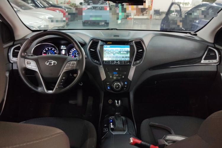 Used Hyundai Santa Fe 2013 2.4L Automatic 2WD Comfort Edition Center Console