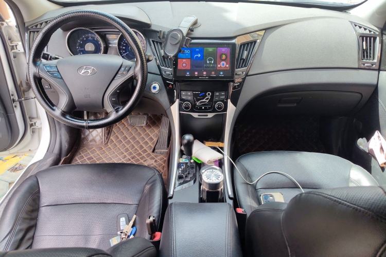 Used Hyundai Sonata 2014 2.4L Automatic Leading Edition China V Standard Center Console