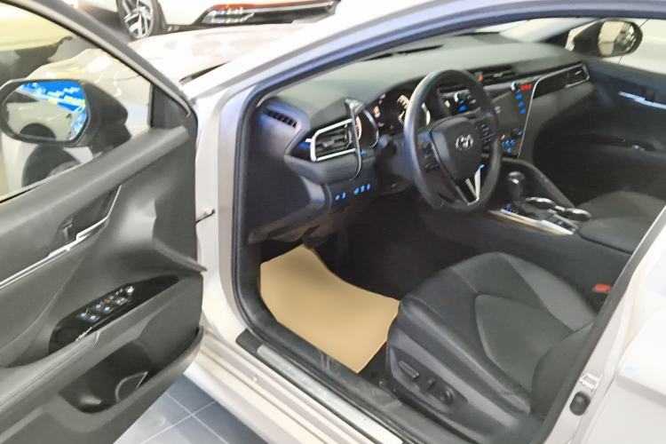 Used Toyota Camry 2019 Revised Version 2.0G Luxury Edition
