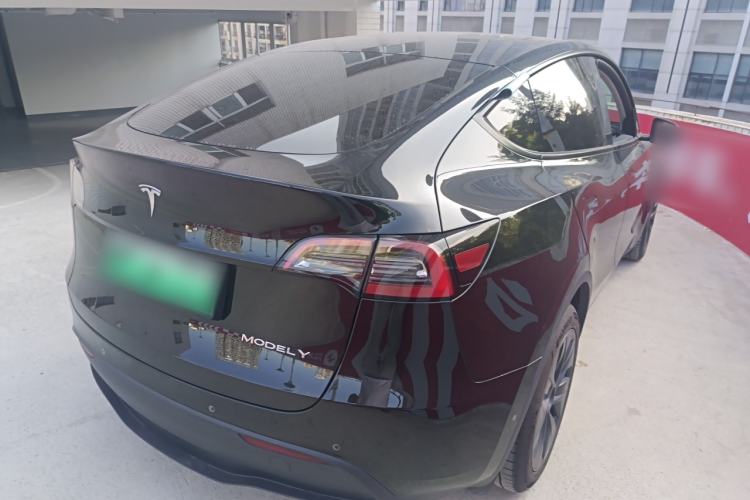 Used Tesla Model Y 2023 Long-Range All-Wheel-Drive Version