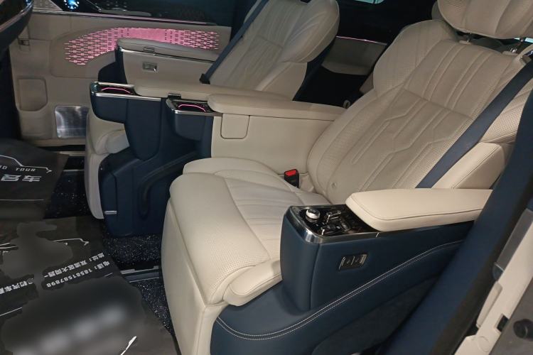 Used Zeekr 009 2022 WE Edition Left Rear Seat