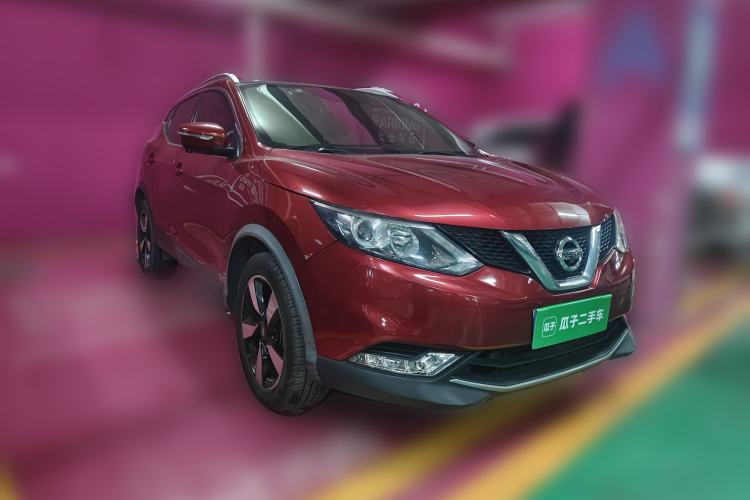 Used Nissan Qashqai 2016 2.0L CVT Luxury Edition Front Right 45 Deg