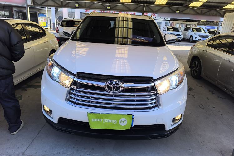 Used Toyota Highlander 2017 2.0T Four-Wheel Drive Luxury Edition 7 Seats