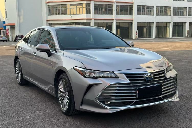 Used Toyota Avalon 2019 Dual-Engine 2.5L XLE Prestige Version China VI Standard