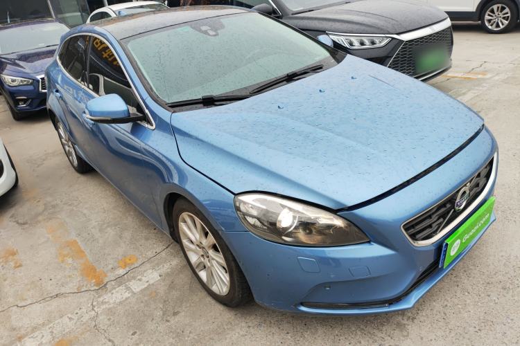 Used Volvo V40 2015 1.6T Zhiya Edition Front Right 45 Deg