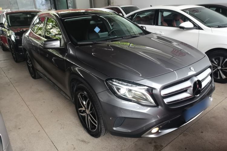 Used Mercedes-Benz GLA 2016 GLA 220 4MATIC Fashion Edition Front Right 45 Deg