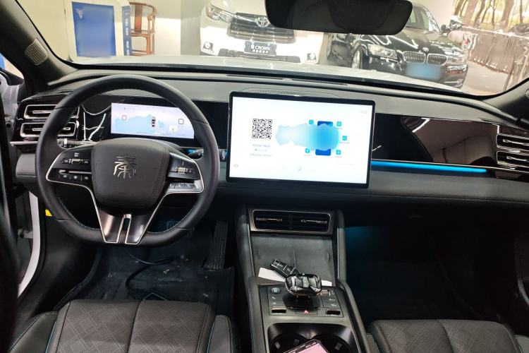 Used BYD Qin L 2024 DM-i 120KM Excellence Model Center Console