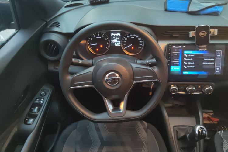Used Nissan Kicks 2019 1.5L Manual Cool Edition
