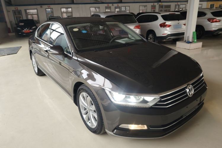 Used Volkswagen Magotan 2017 380TSI DSG Luxury Model
