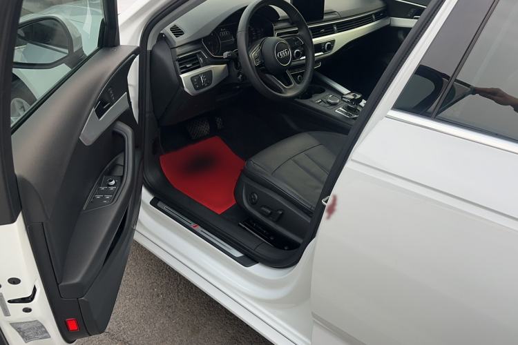 Used Audi A4L 2018 30th Anniversary Edition 40 TFSI Fashion Model
