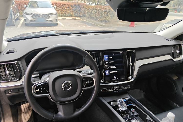 Used Volvo S60 2022 B4 Zhiyuan Luxury Edition