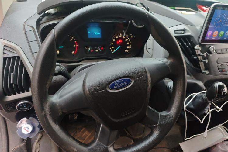 Used Ford Transit 2017 2.0T Diesel Van Short Wheelbase Low Roof China IV Standard Steering Wheel