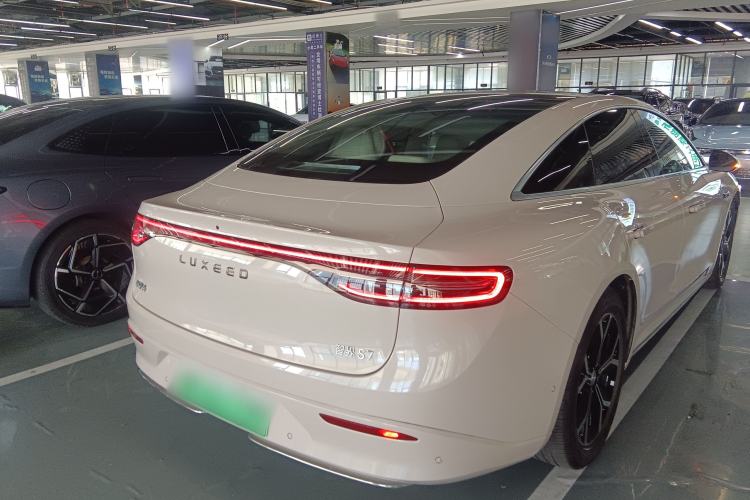 Used Hima Luxeed S7 2025 855 km Max