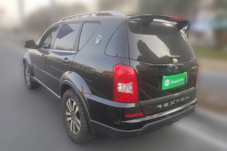 Used SsangYong Rexton W 2014 2.0T Four-Wheel Drive Luxury Navigation Version with 7 Seats