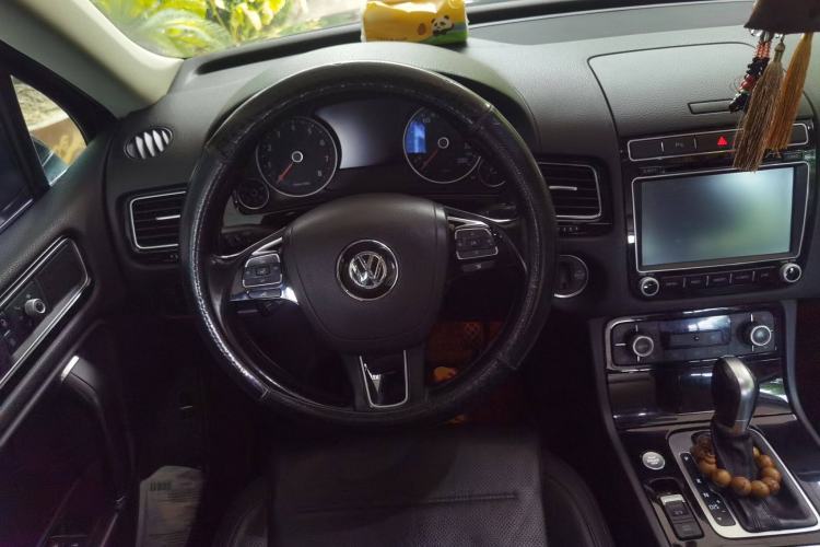 Used Volkswagen Touareg 2017 3.0 TSI Touareg Model Steering Wheel