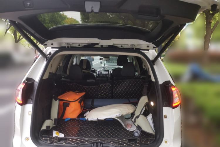 Used Ford Edge 2017 EcoBoost 245 Two-Wheel-Drive Sporty 7-Seater Trunk