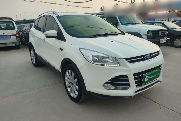 Used Ford Kuga 2015 1.5L GTDi Four-Wheel-Drive Elite Model Front Right 45 Deg