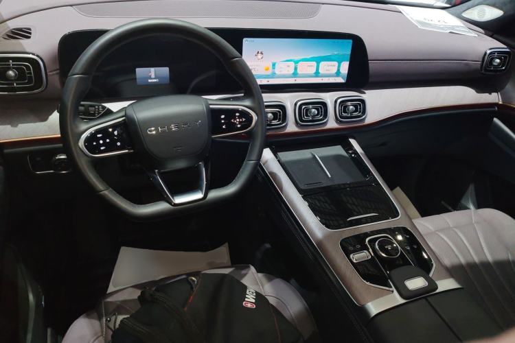 Used Chery Tiggo 9 2025 2.0T Automatic Two-Wheel Drive Luxury Edition 5 Seats
