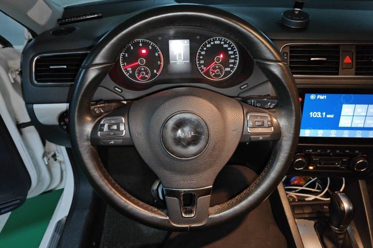 Used Volkswagen Sagitar 2014 1.4TSI Automatic Luxury Model Steering Wheel