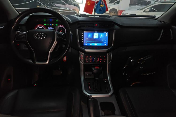 Used SAIC MAXUS T60 2017 2.8T Diesel Automatic 4x4 High-Ride Comfort Edition Standard Cabin China V Emission Standard
