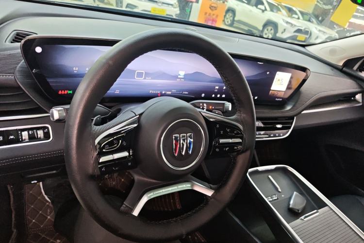 Used Buick LaCrosse 2025 28T Platinum Edition
