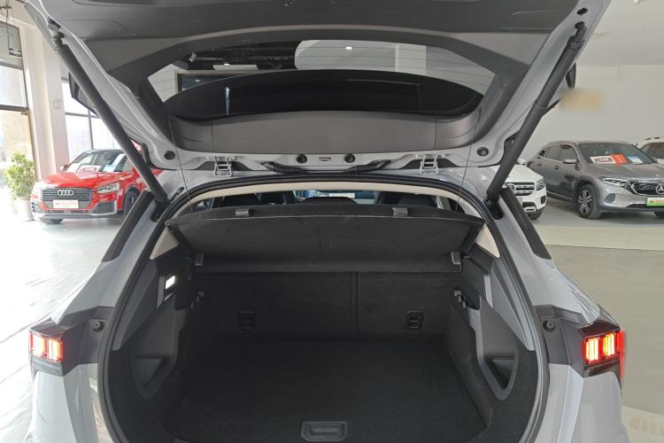 Used Lynk & Co 06 EM-P 2023 1.5T Remix PHEV Pro
