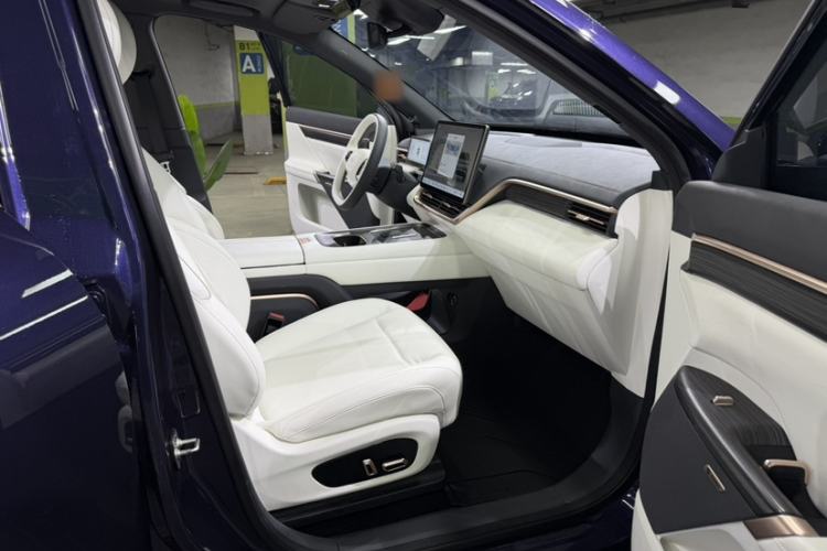 Used Dongfeng eπ eπ008 2024 210Max Range-Extended Version 6 Seats