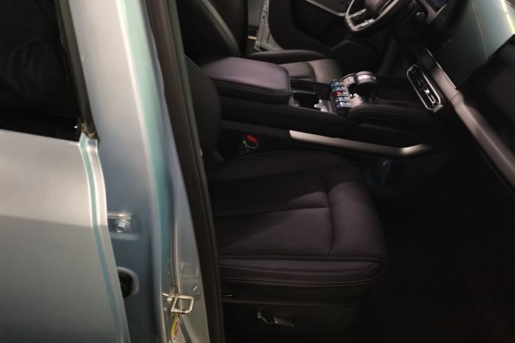 Used Formula Leopard Titanium 3 2025 501 km All-Wheel Drive Intelligent Driving Max Edition Right Front Seat