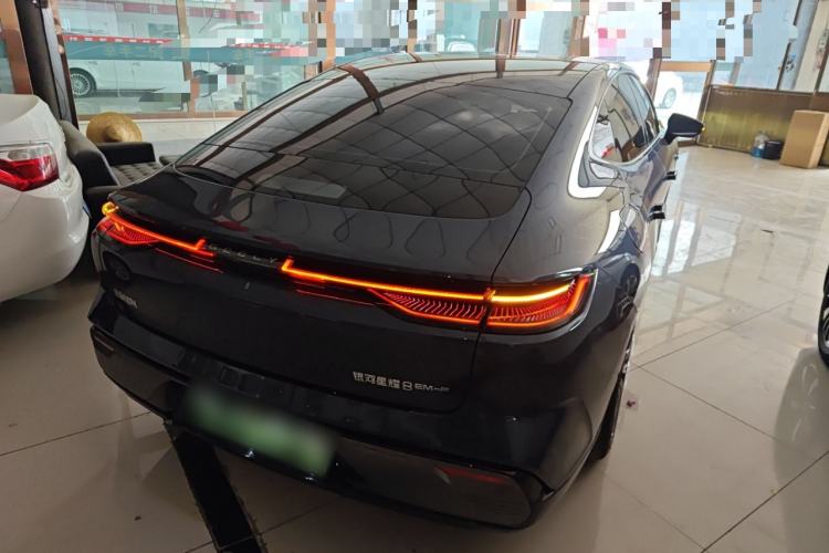 Used Geely Galaxy Galaxy 8 2025 130km EM-P Exploration Edition
