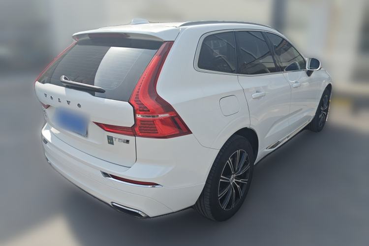 Used Volvo XC60 2018 T5 4x4 Zhiya Luxury Edition Rear Right 45 Deg