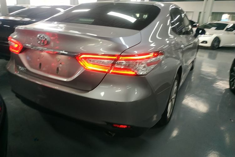 Used Toyota Camry 2021 2.0G Luxury Edition
