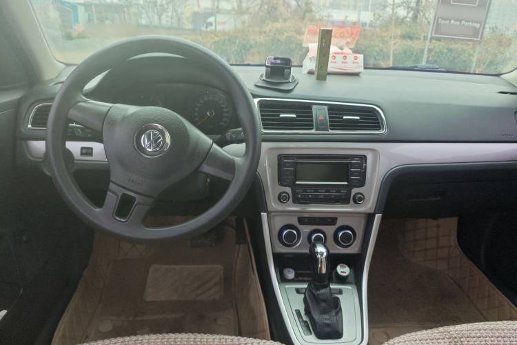 Used Volkswagen Lavida 2013 Revised Classic 1.6L Automatic Fashion Edition
