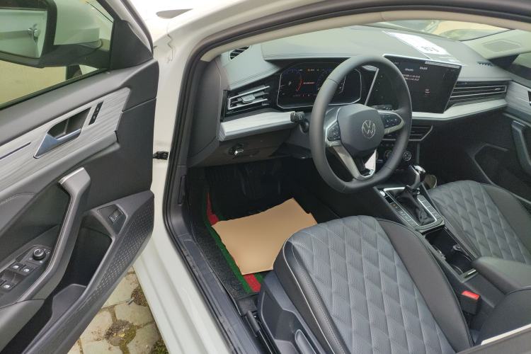 Used Volkswagen Sagitar 2024 300TSI DSG Excellence Edition Driver Seat